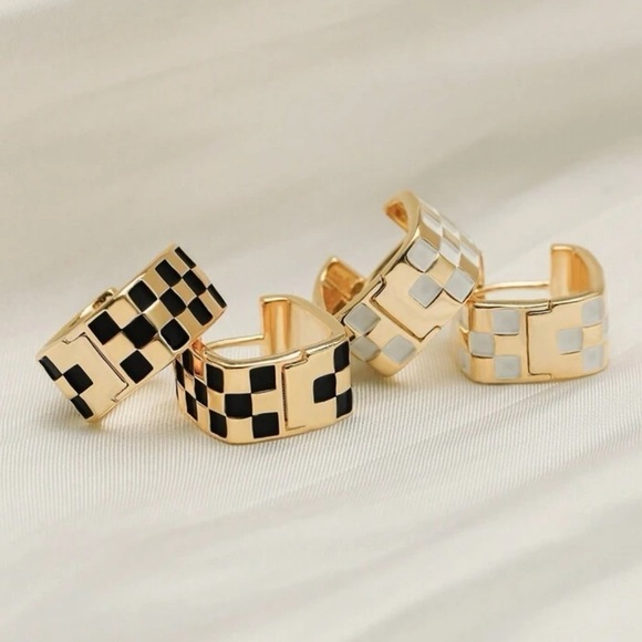 checker thick mini gold hoop earrings grunge - Picture 7 of 9